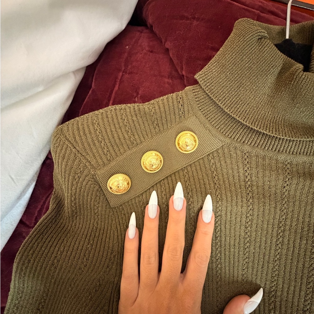 Balmain Olive Green Ribbed Turtleneck Gold Button Shoulder Sweater EU 34 - Picture 12 of 14